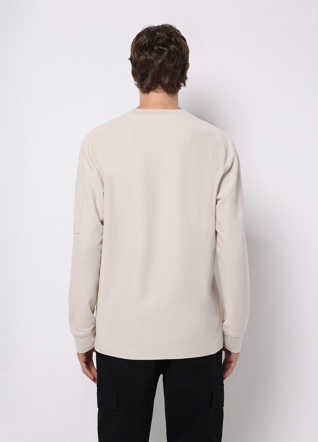 Светло-бежевый демисезонный кэжуал лонгслив Colin's с надписями