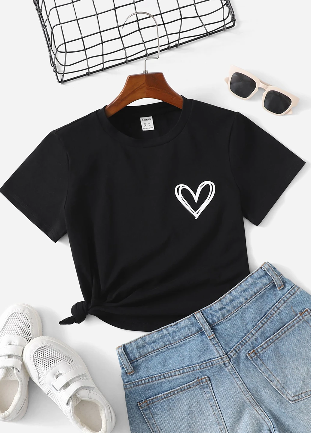 Чорна літня футболка SHEIN