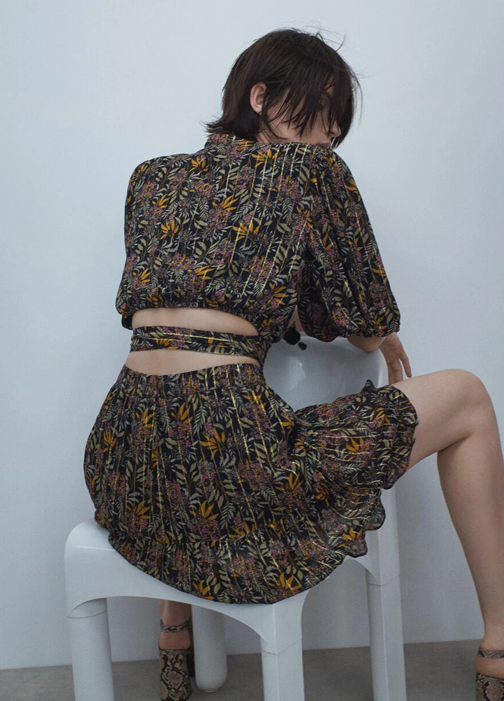 Черная кэжуал с абстрактным узором юбка Zara клешированная