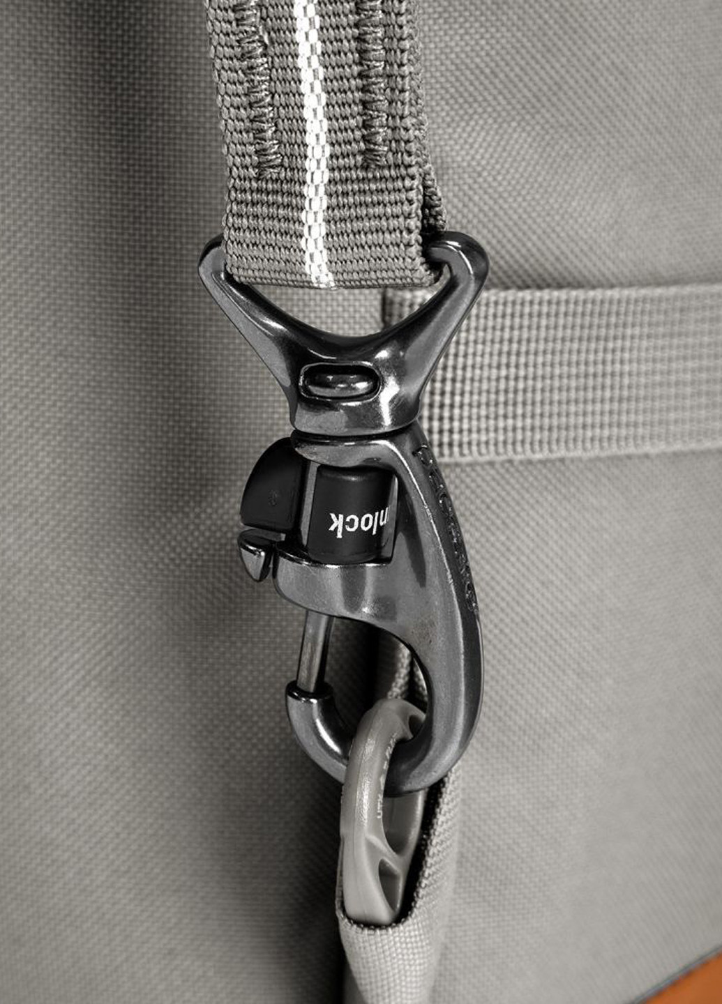 Рюкзак Pacsafe GO Carry-on backpack 44L (328439551)