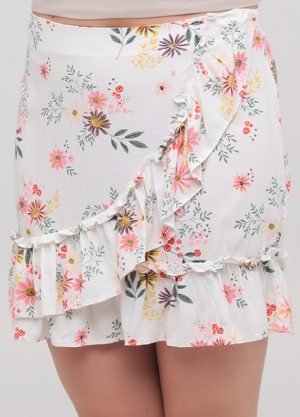 Белая кэжуал цветочной расцветки юбка Jennyfer на запах