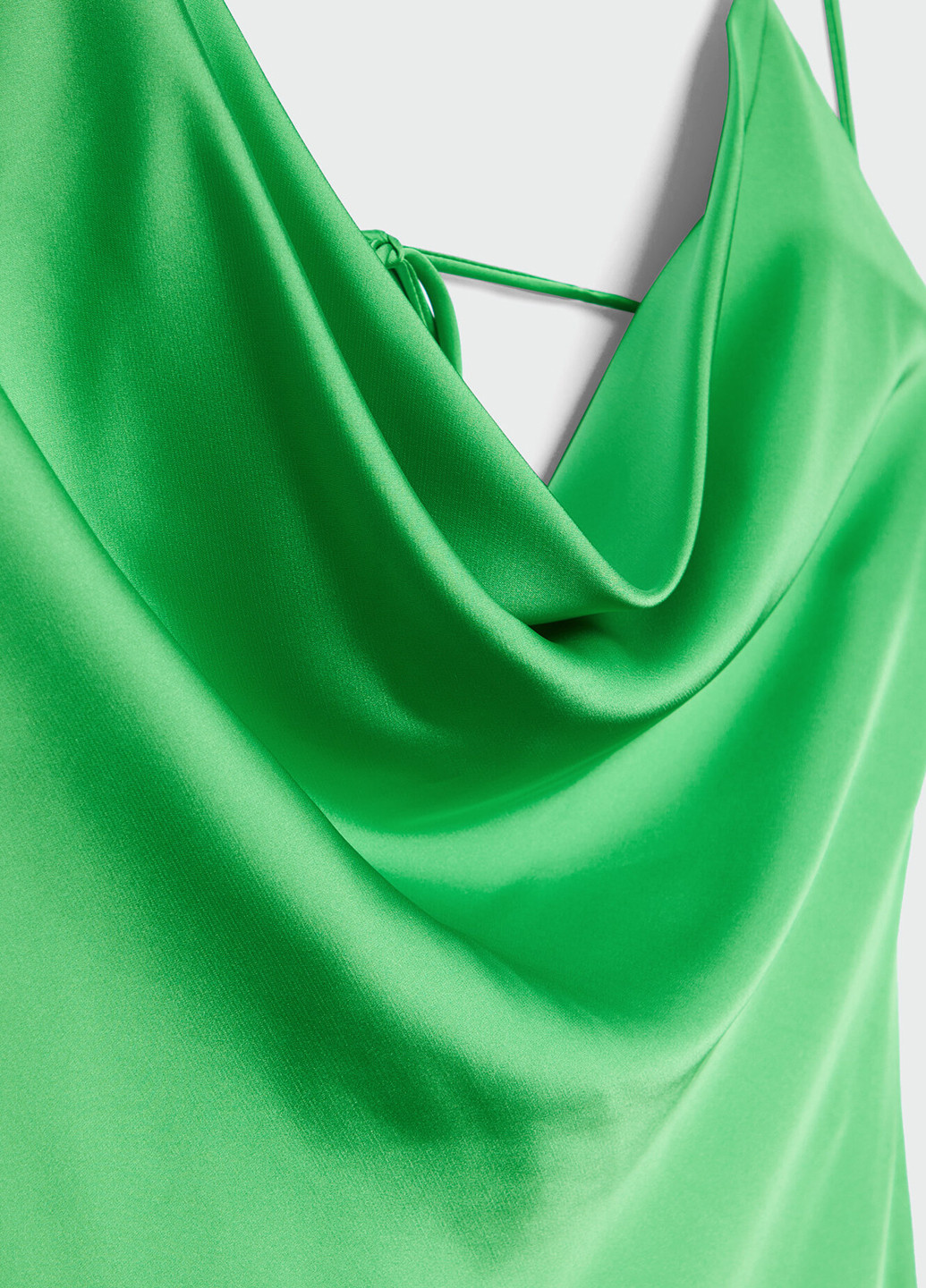 Зеленое коктейльное платье платье-комбинация, с открытой спиной Stradivarius однотонное