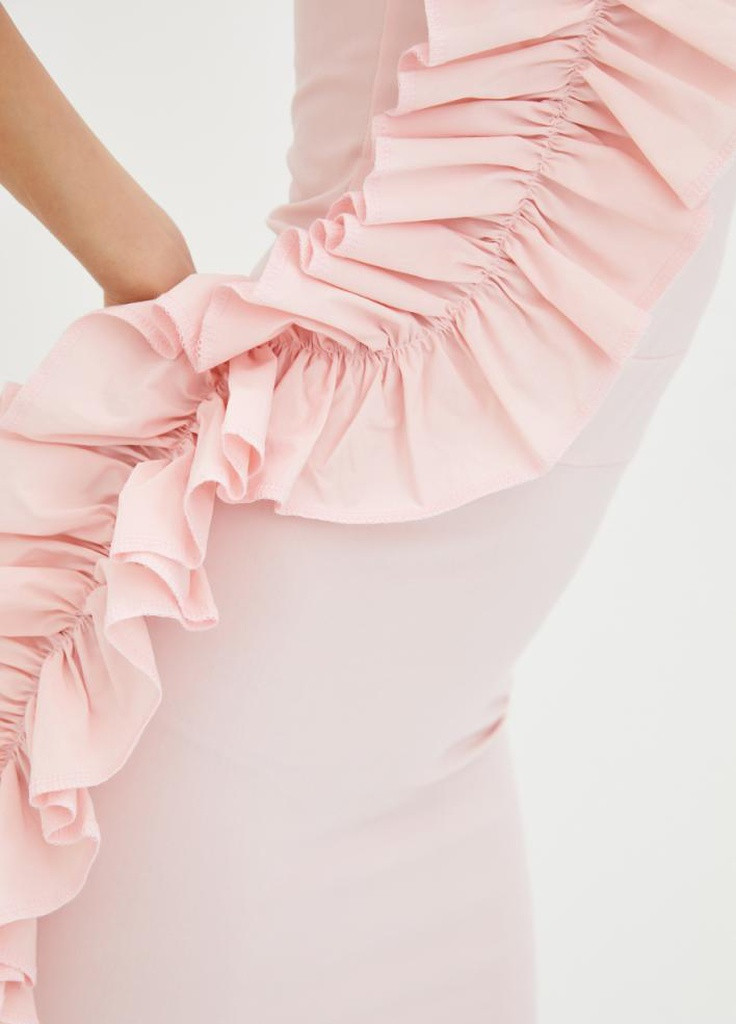 Рожева вечірня жіноче нарядне міні-плаття з оборкою футляр Podium однотонна