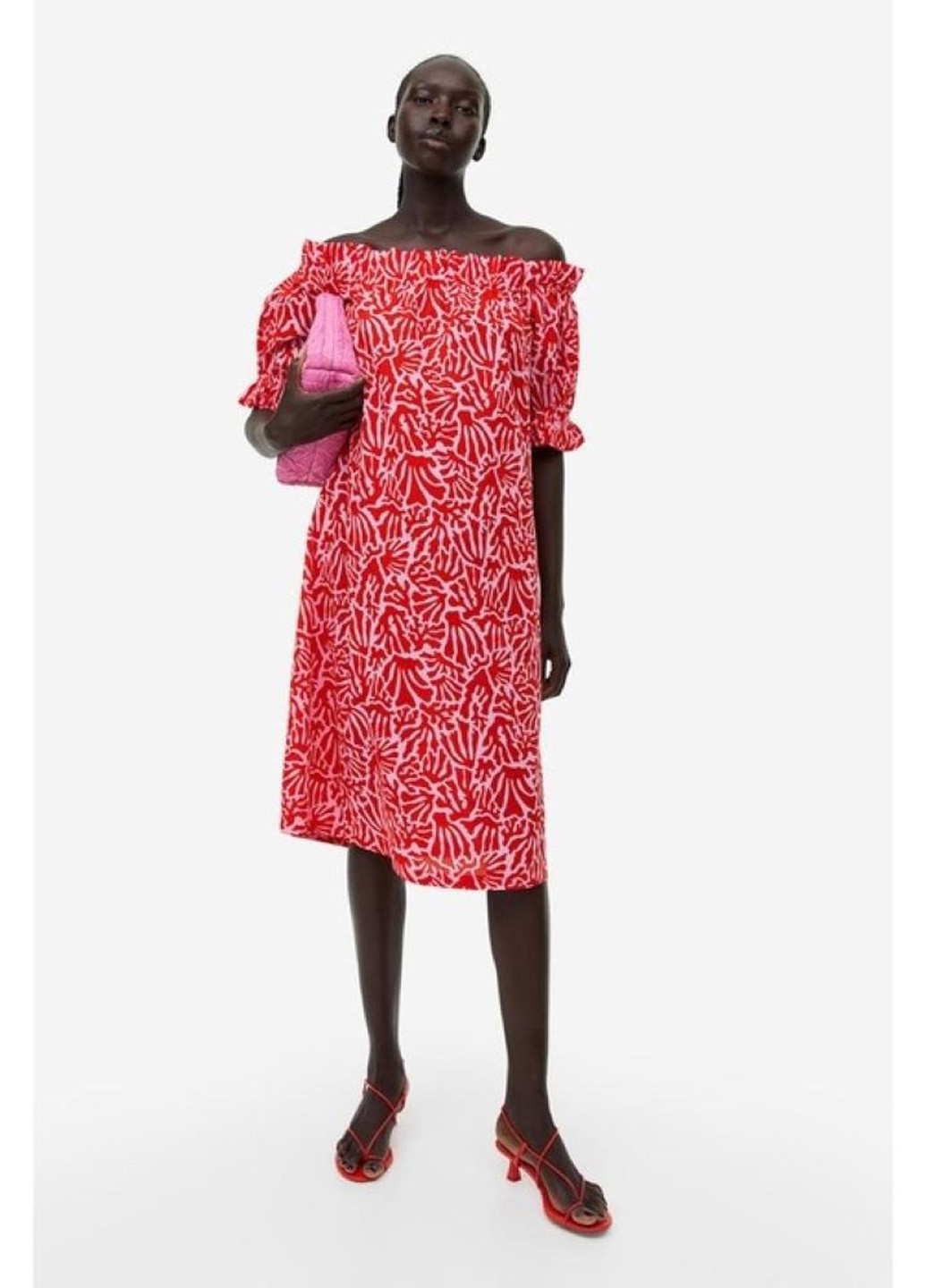 Красное кэжуал платье с открытыми плечами H&M с рисунком