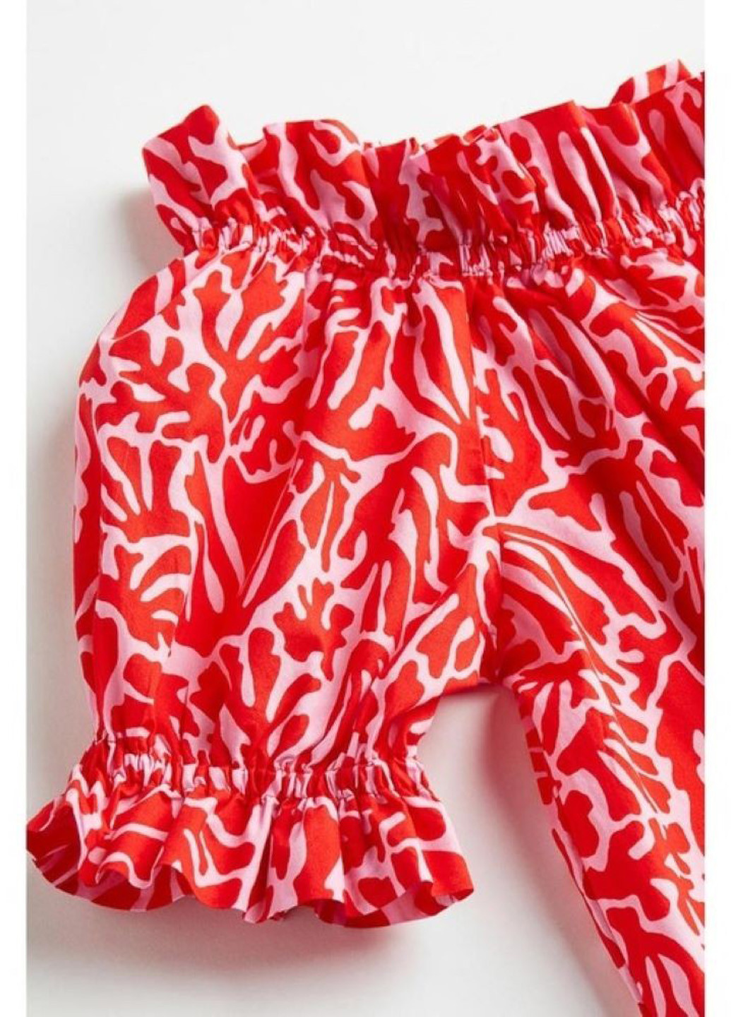 Красное кэжуал платье с открытыми плечами H&M с рисунком