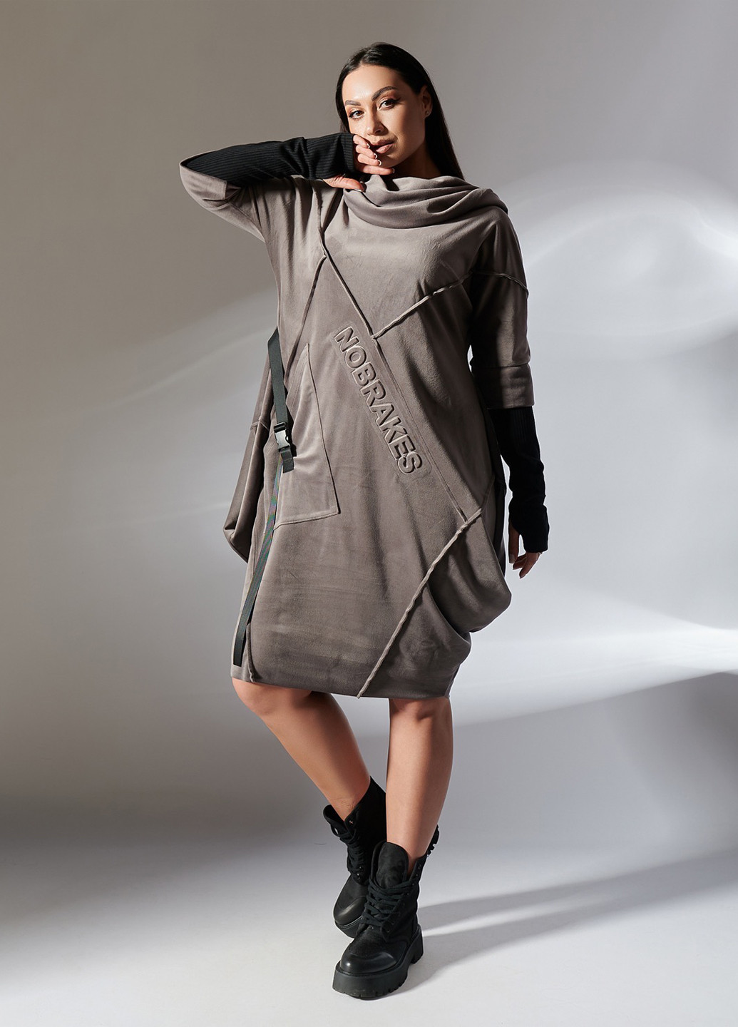 Сіра спортивна, кежуал сукня балон, сукня-худі LibeAmore однотонна