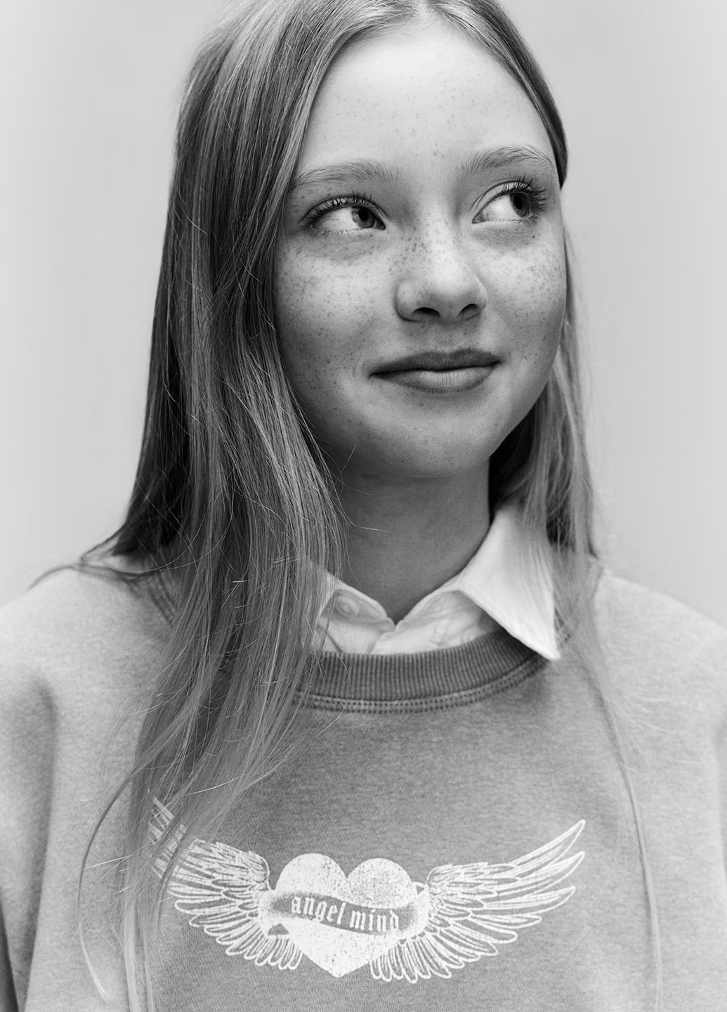 H&M свитшот сердечки темно-бежевый кэжуал хлопок, трикотаж с начесом