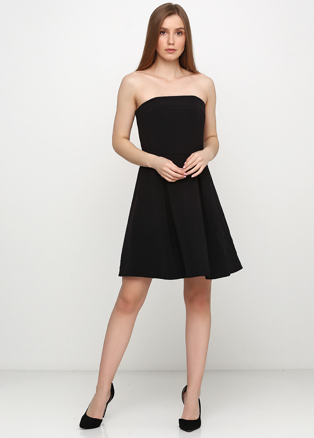 Черное вечернее платье с открытыми плечами H&M однотонное