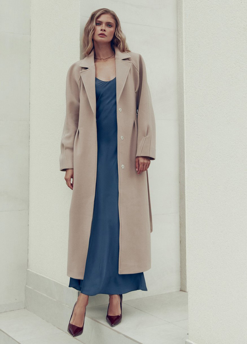 Бежевое демисезонное Пальто однобортное Gepur