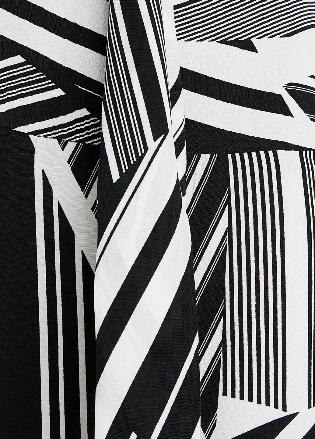 Черно-белая кэжуал с абстрактным узором юбка KOTON а-силуэта (трапеция)