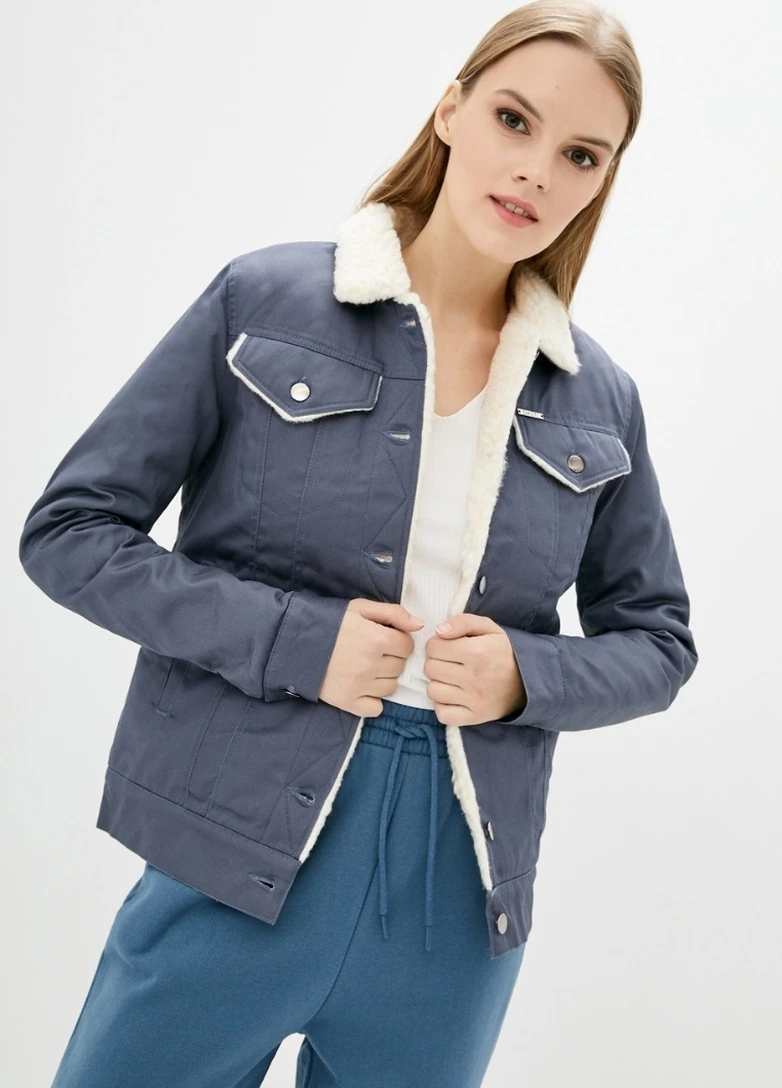 Темно-серая демисезонная куртка джинсовая женская на овчине denim темно-серая Dasti Urban