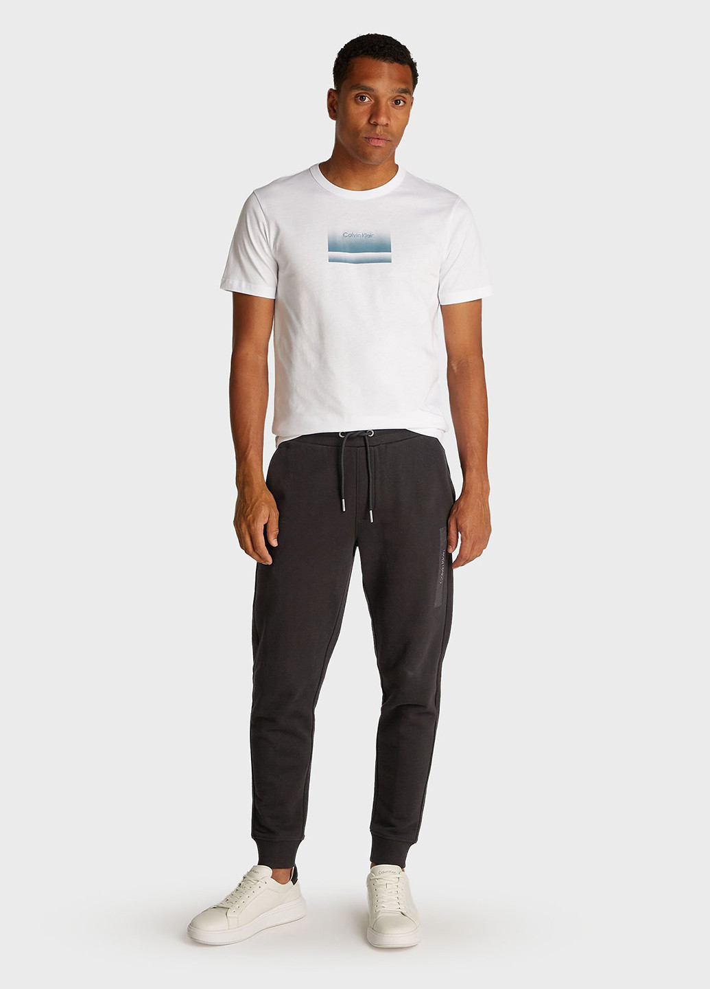 Темно-серые спортивные демисезонные джоггеры брюки Calvin Klein