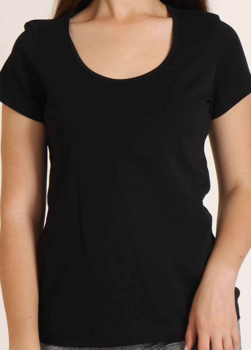 Черная летняя футболка Esmara