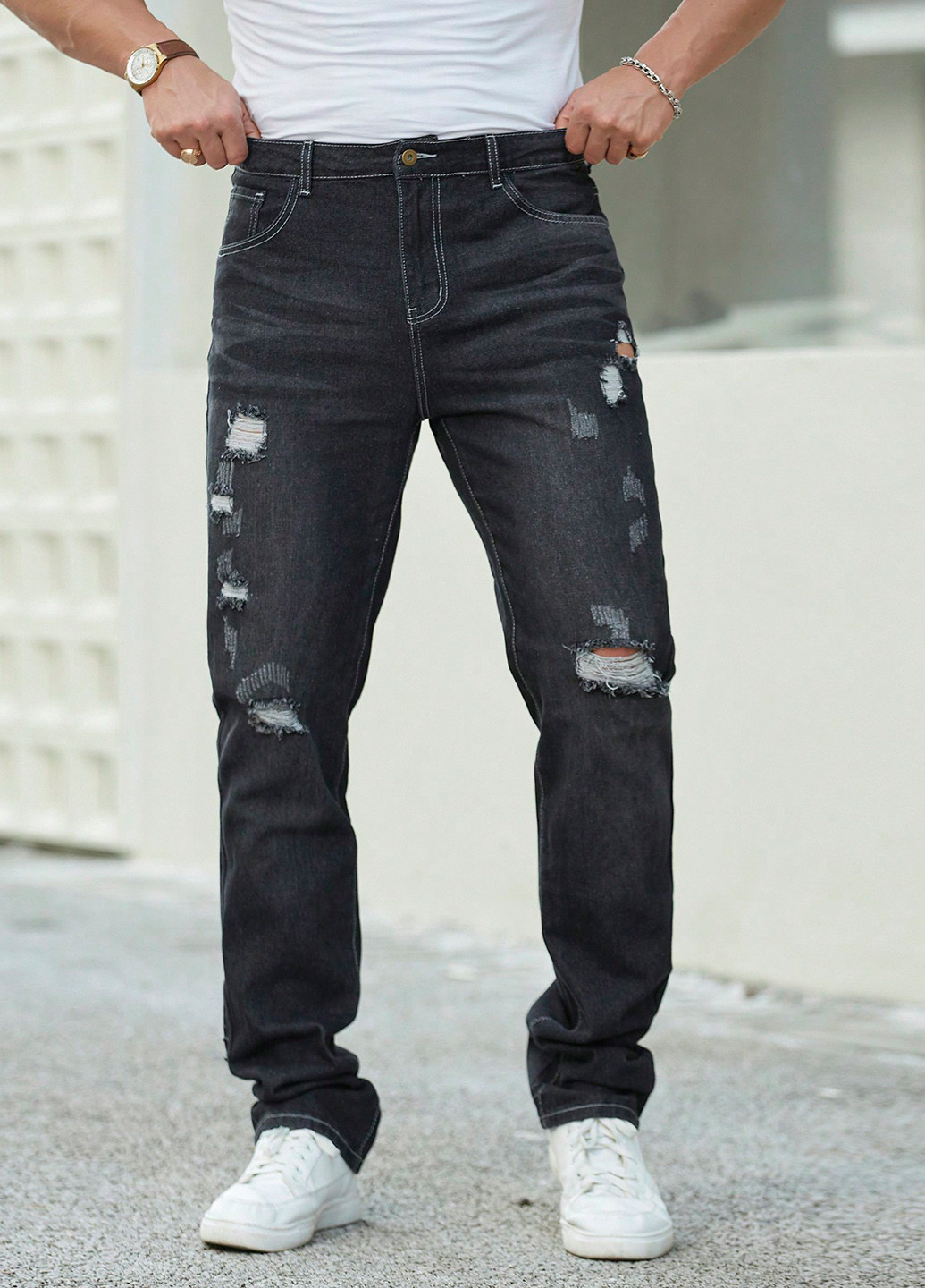 Черные демисезонные регюлар фит джинсы SHEIN