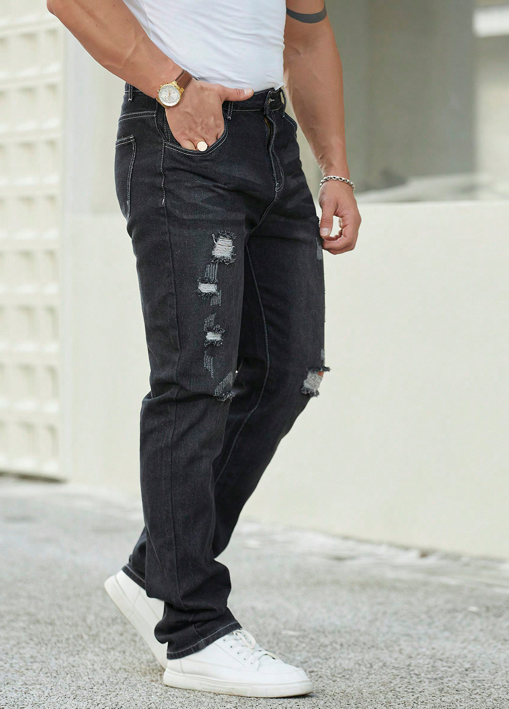 Черные демисезонные регюлар фит джинсы SHEIN