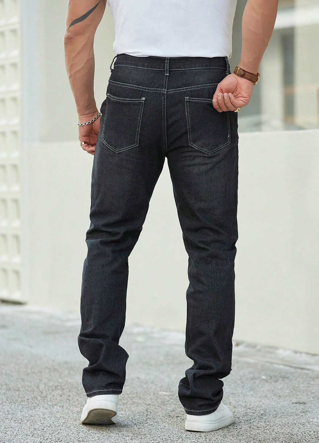 Черные демисезонные регюлар фит джинсы SHEIN