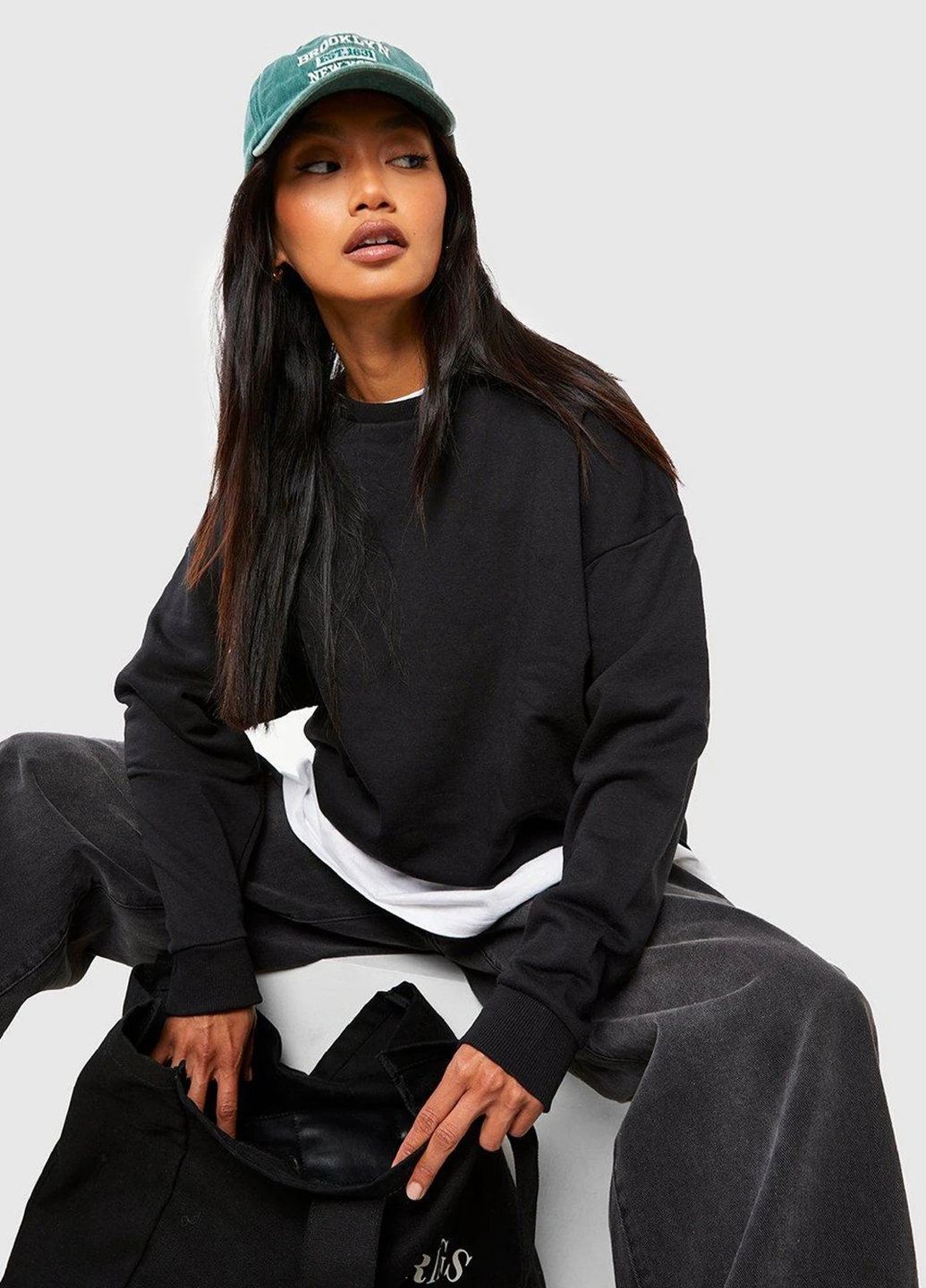 Черный свитшот Boohoo однотонный без декора (300466453)