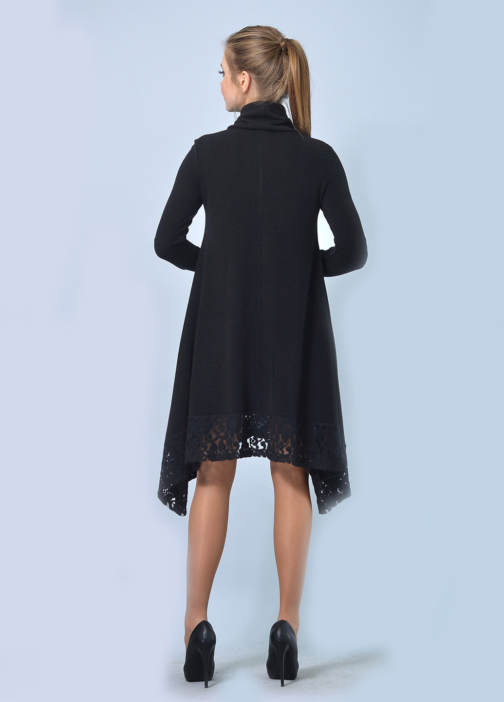 Черное коктейльное платье клеш Lila Kass однотонное