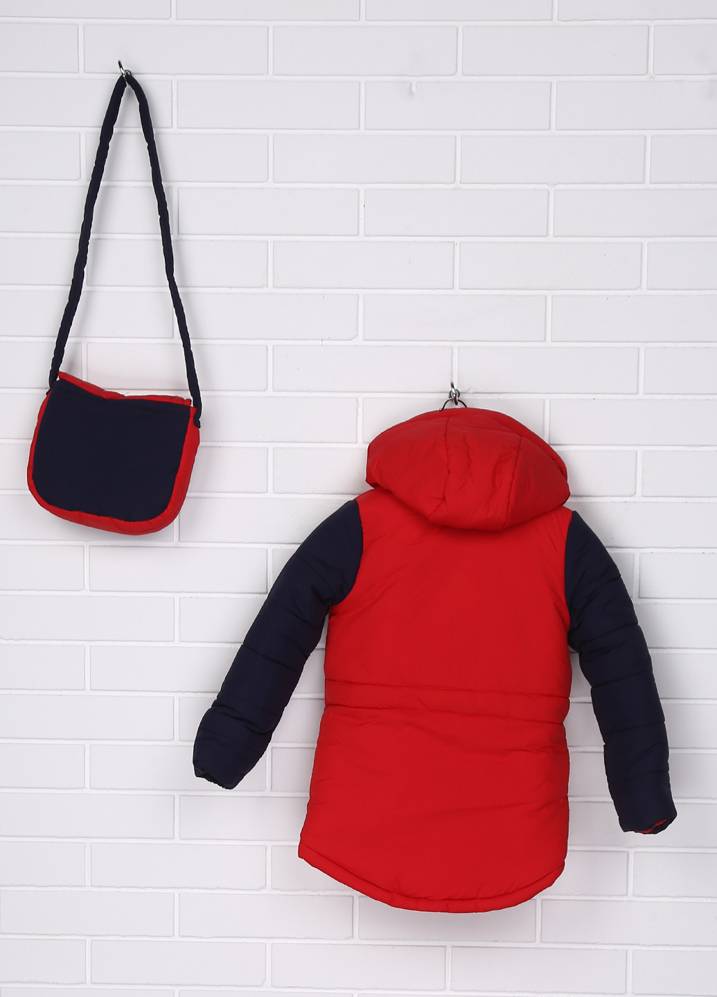 Красная зимняя куртка Одягайко