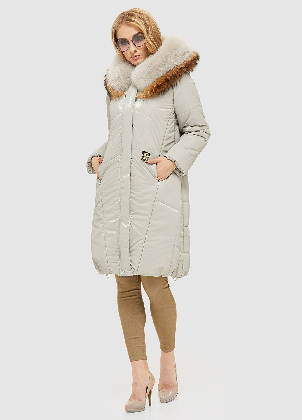 Светло-серая зимняя куртка MN
