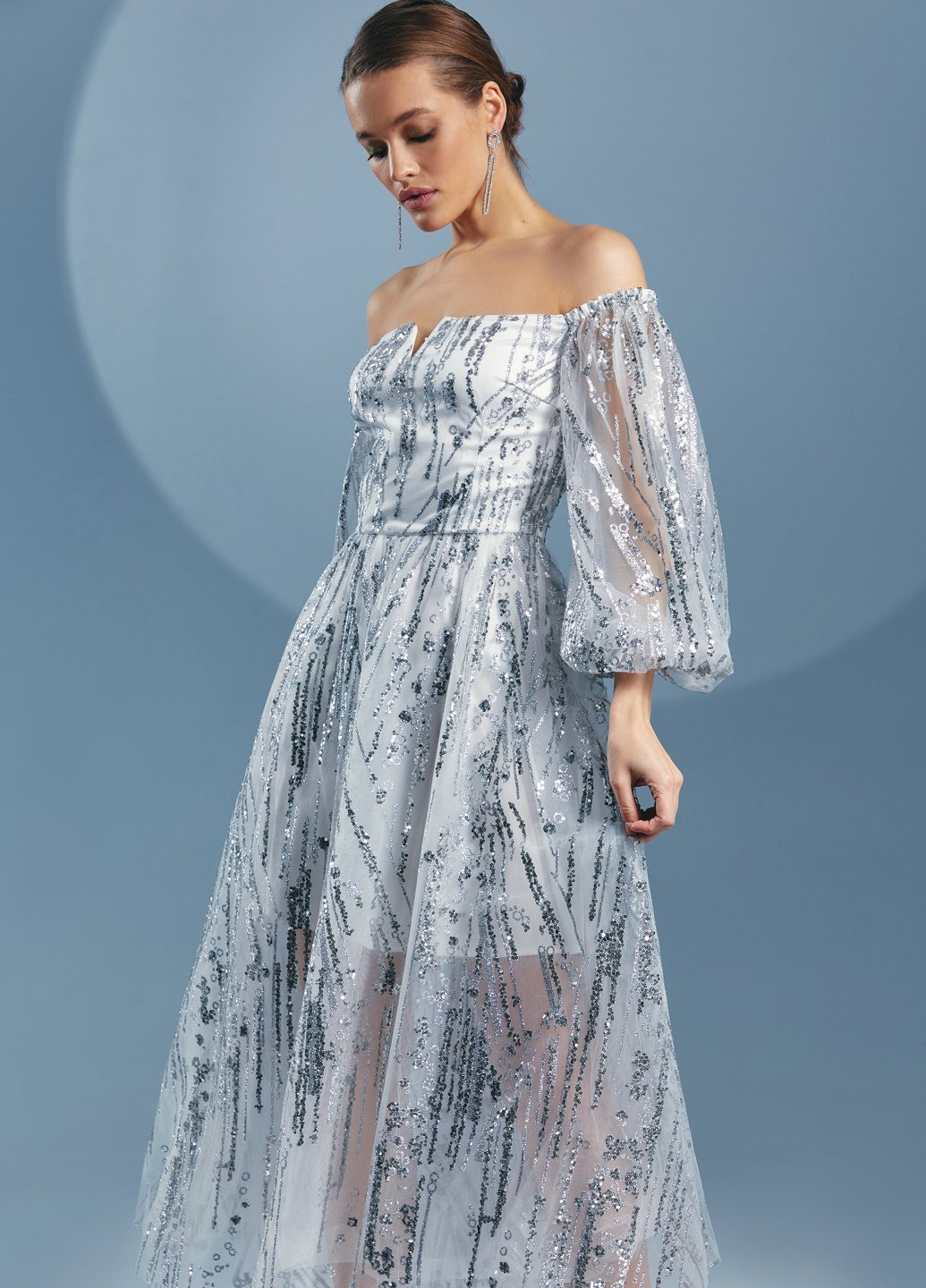 Срібна вечірня біле плаття з сріблястими паєтками Gepur однотонна