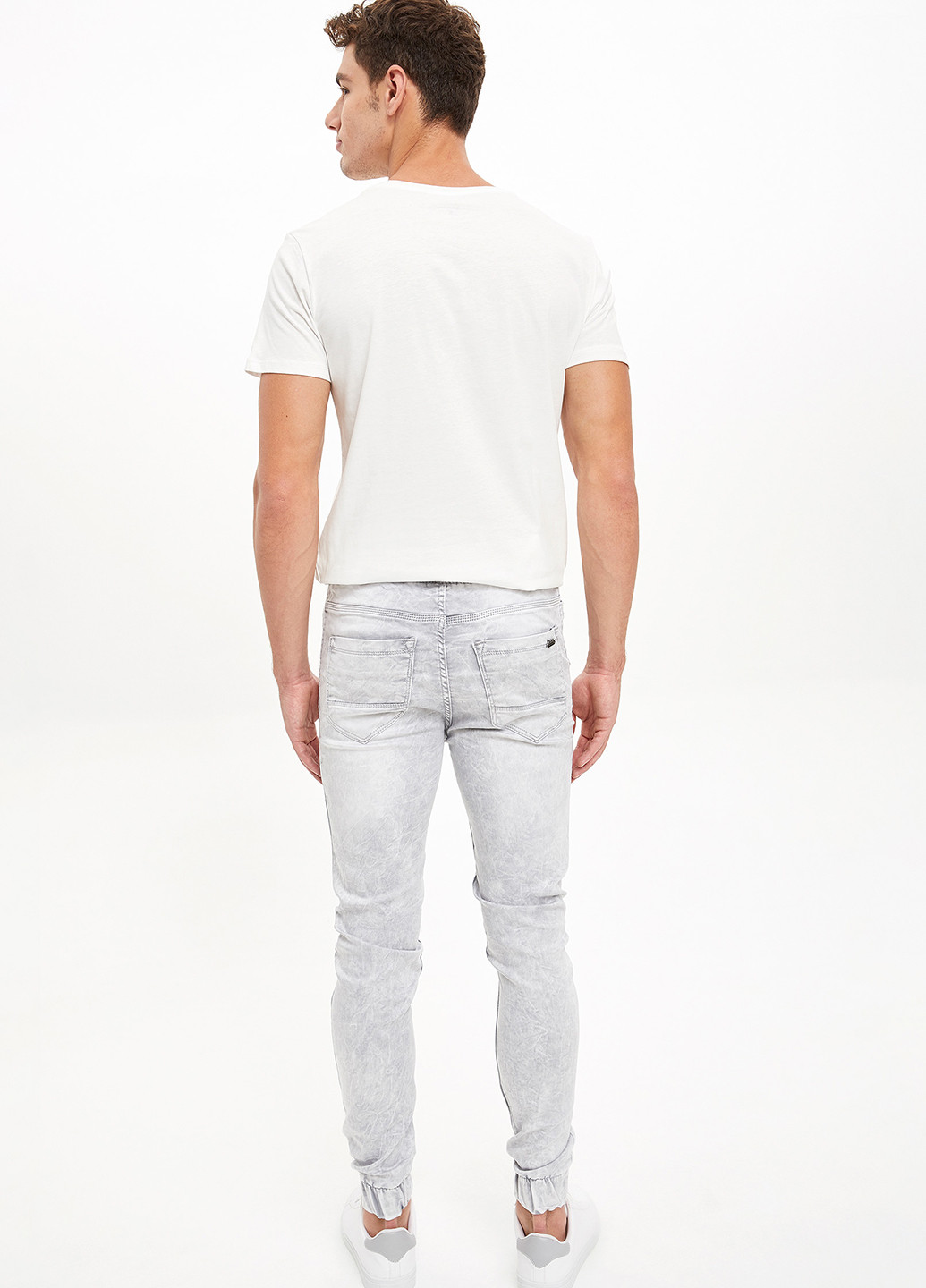 Светло-серые джинсовые демисезонные джоггеры брюки DeFacto