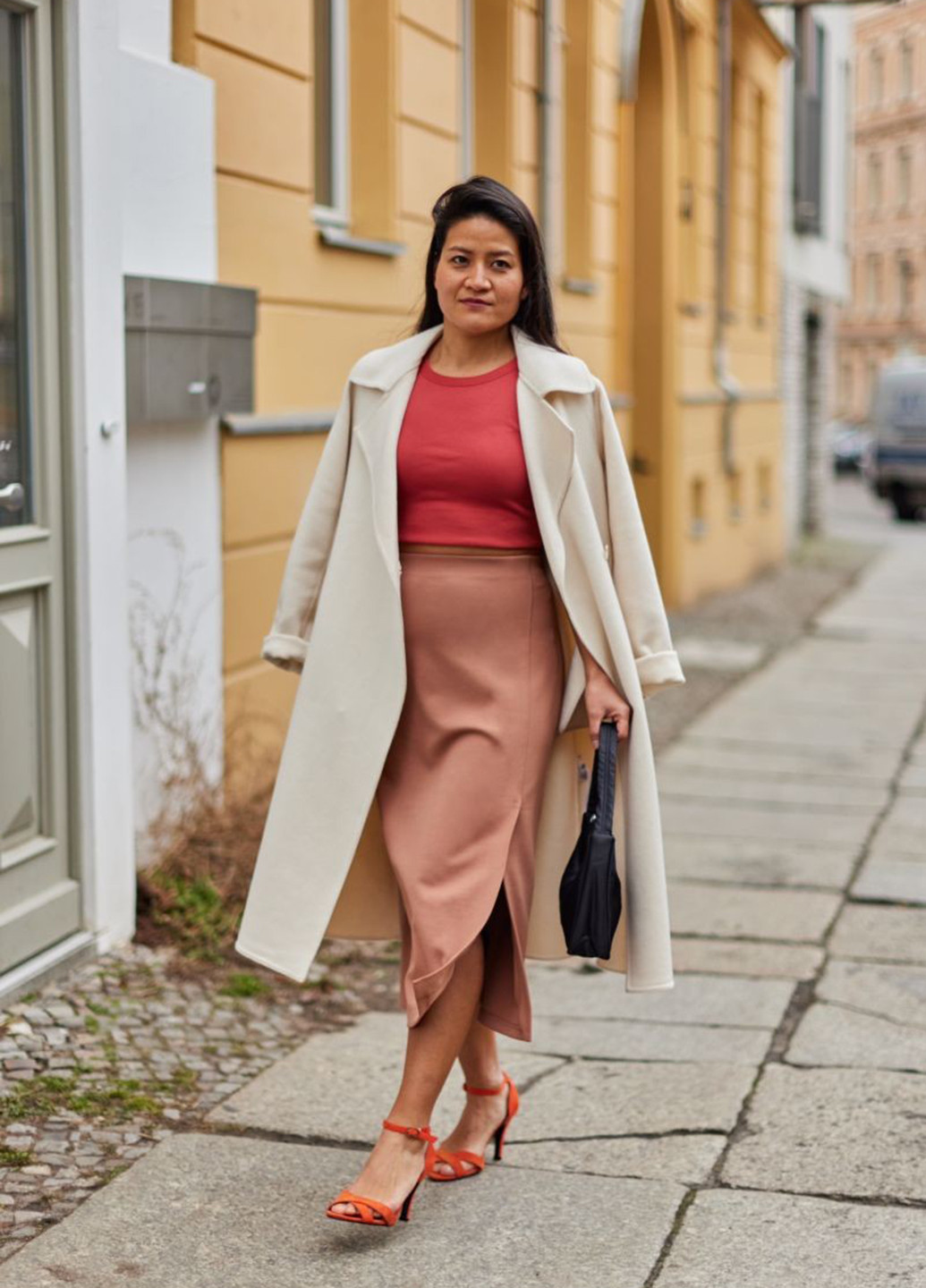 Коричневая кэжуал однотонная юбка Uniqlo а-силуэта (трапеция)