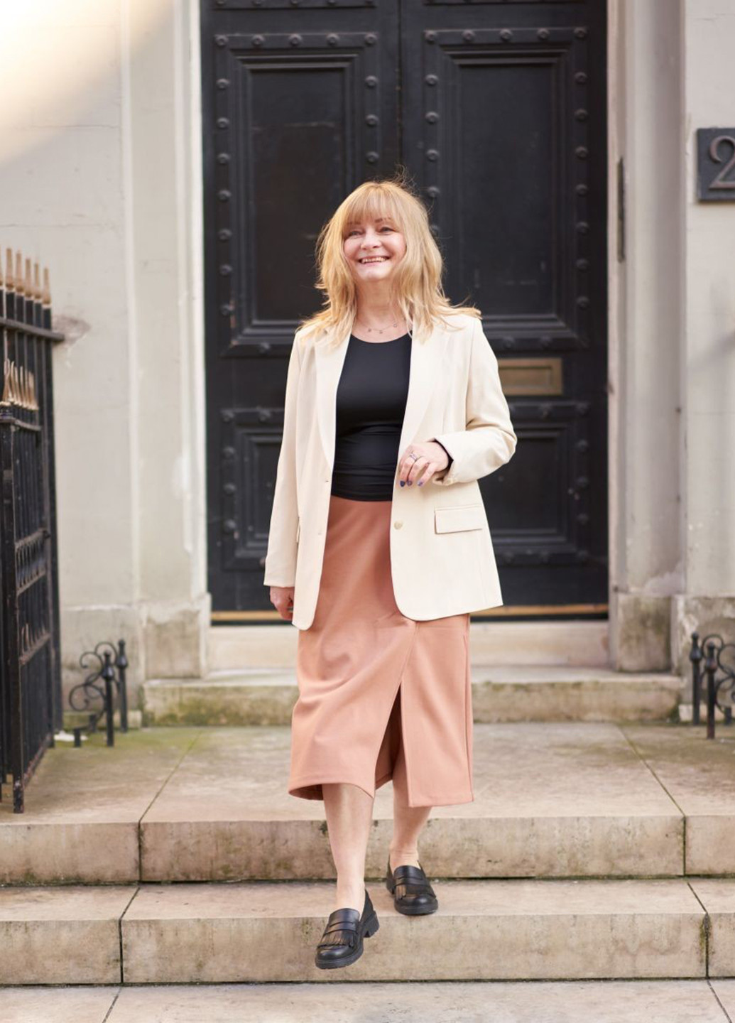 Коричневая кэжуал однотонная юбка Uniqlo а-силуэта (трапеция)