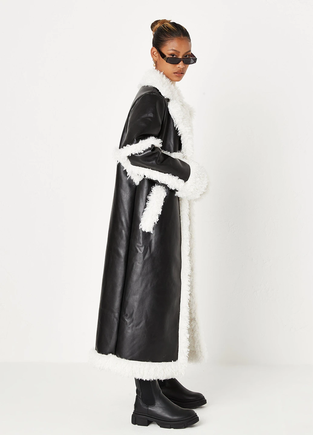 Чорне зимнє Пальто однобортне Missguided