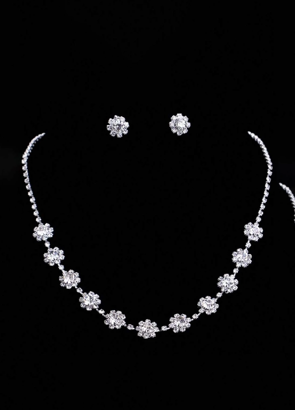Комплект украшений (серьги, колье) SHEIN (330611156)