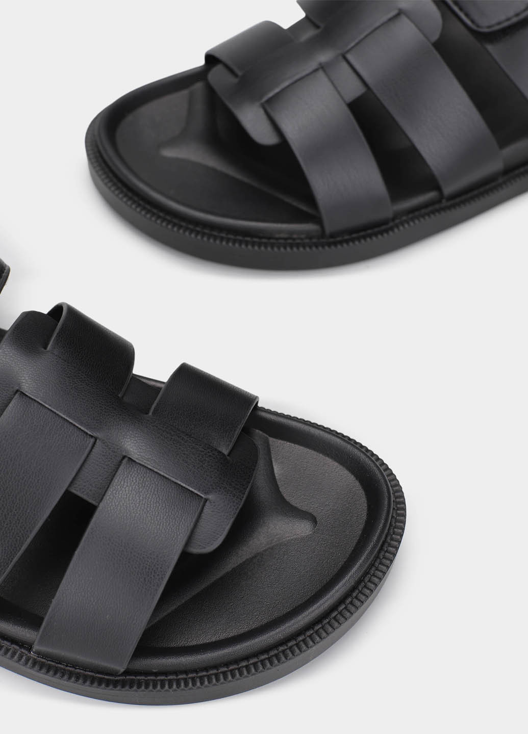 Черные шлепанцы Braska