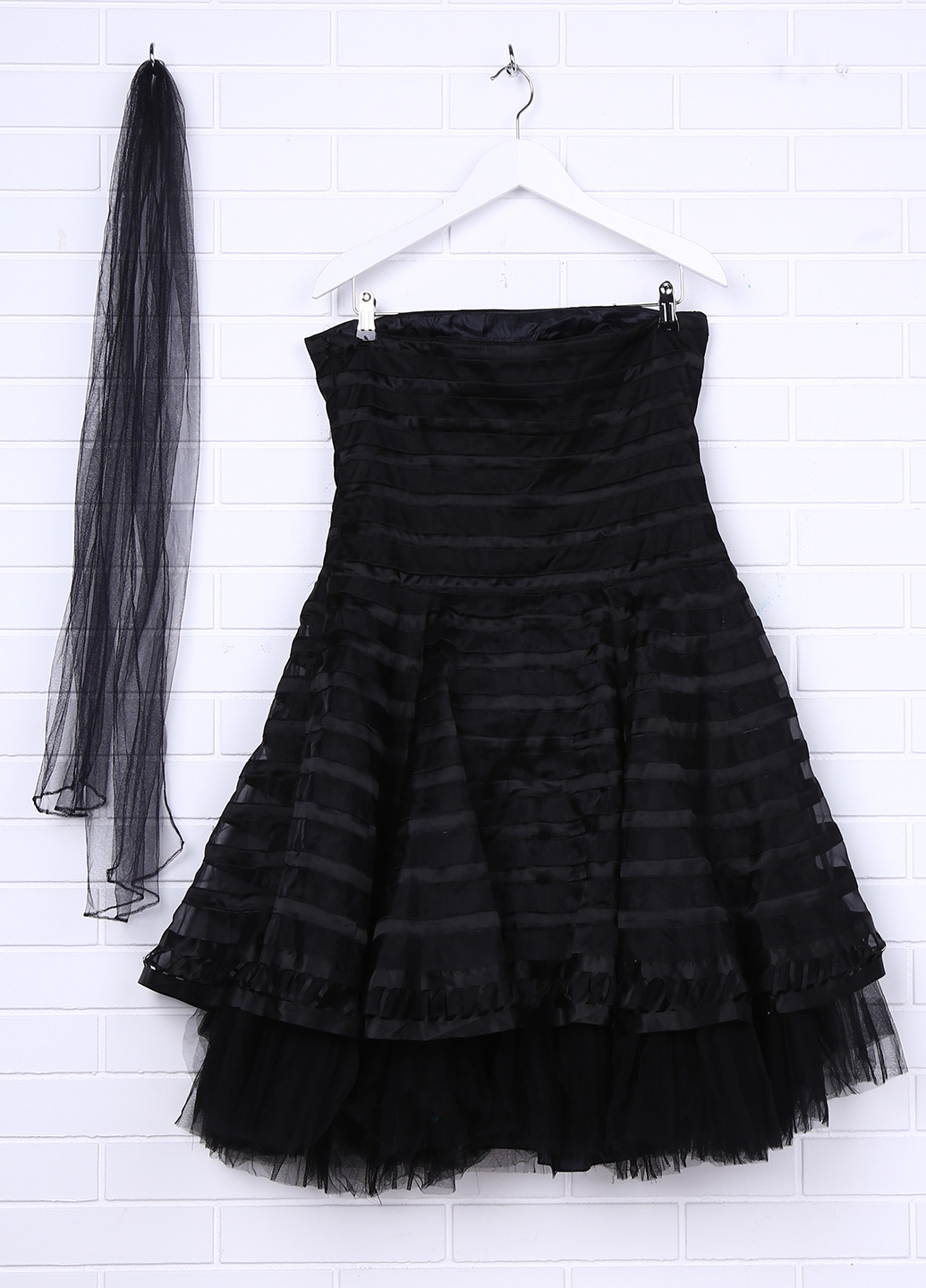 Черное коктейльное платье клеш Destino