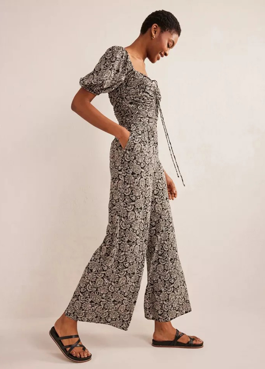 Комбинезон Boden комбинезон-брюки цветочный чёрно-белого кэжуал вискоза