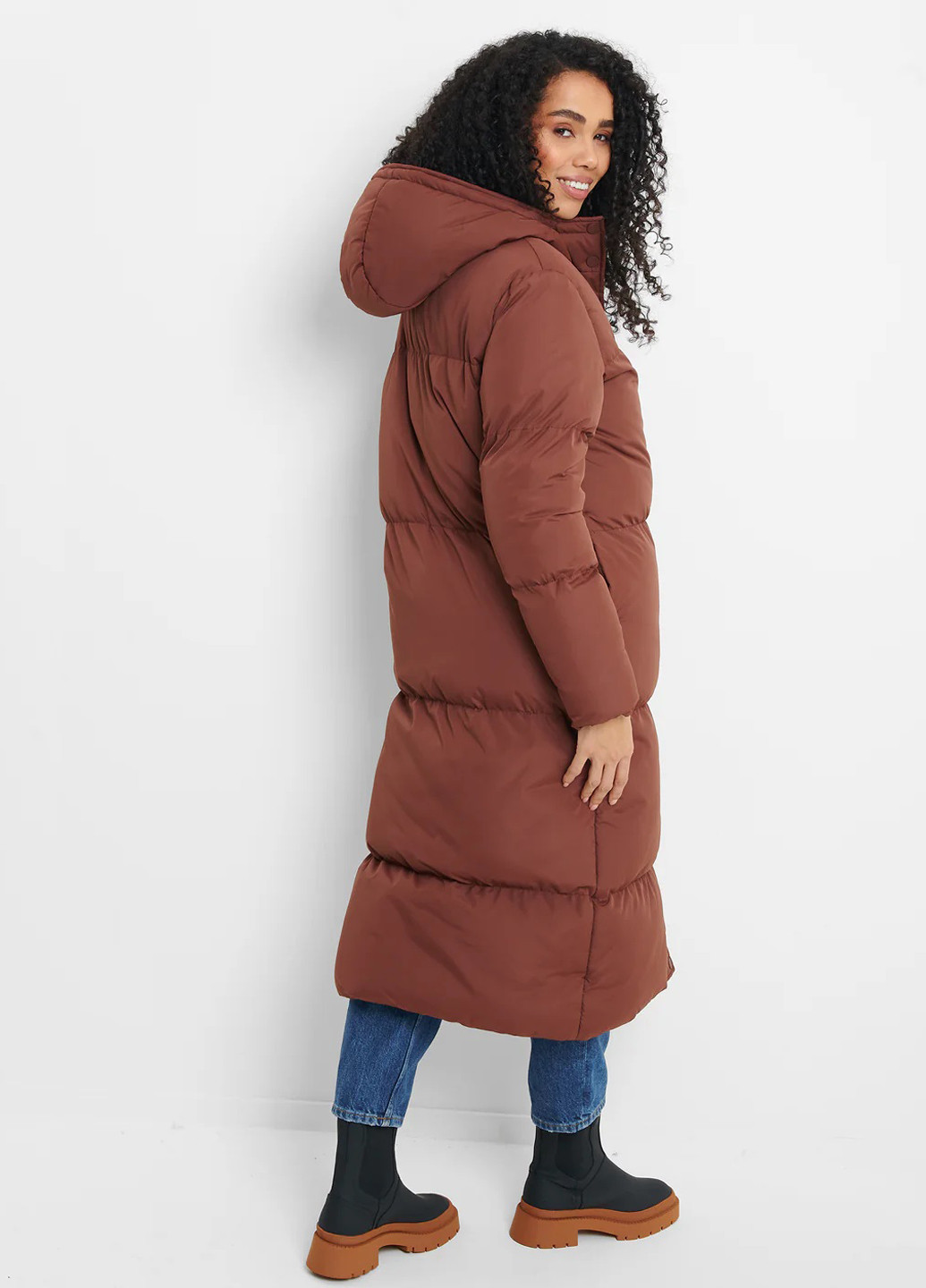 Коричнева демісезонна куртка Threadbare