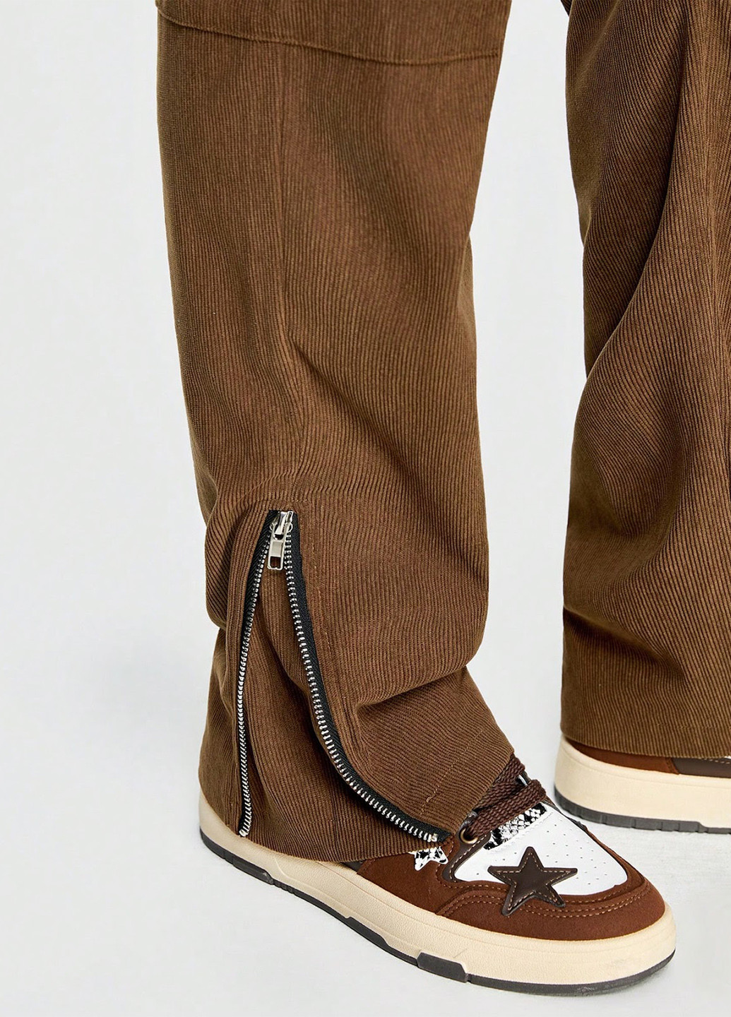 Кофейные кэжуал демисезонные карго брюки SHEIN