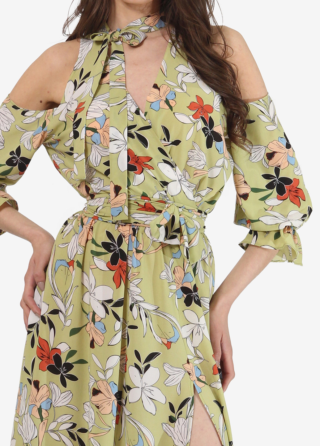Оливковое кэжуал платье на запах Lila Kass с цветочным принтом