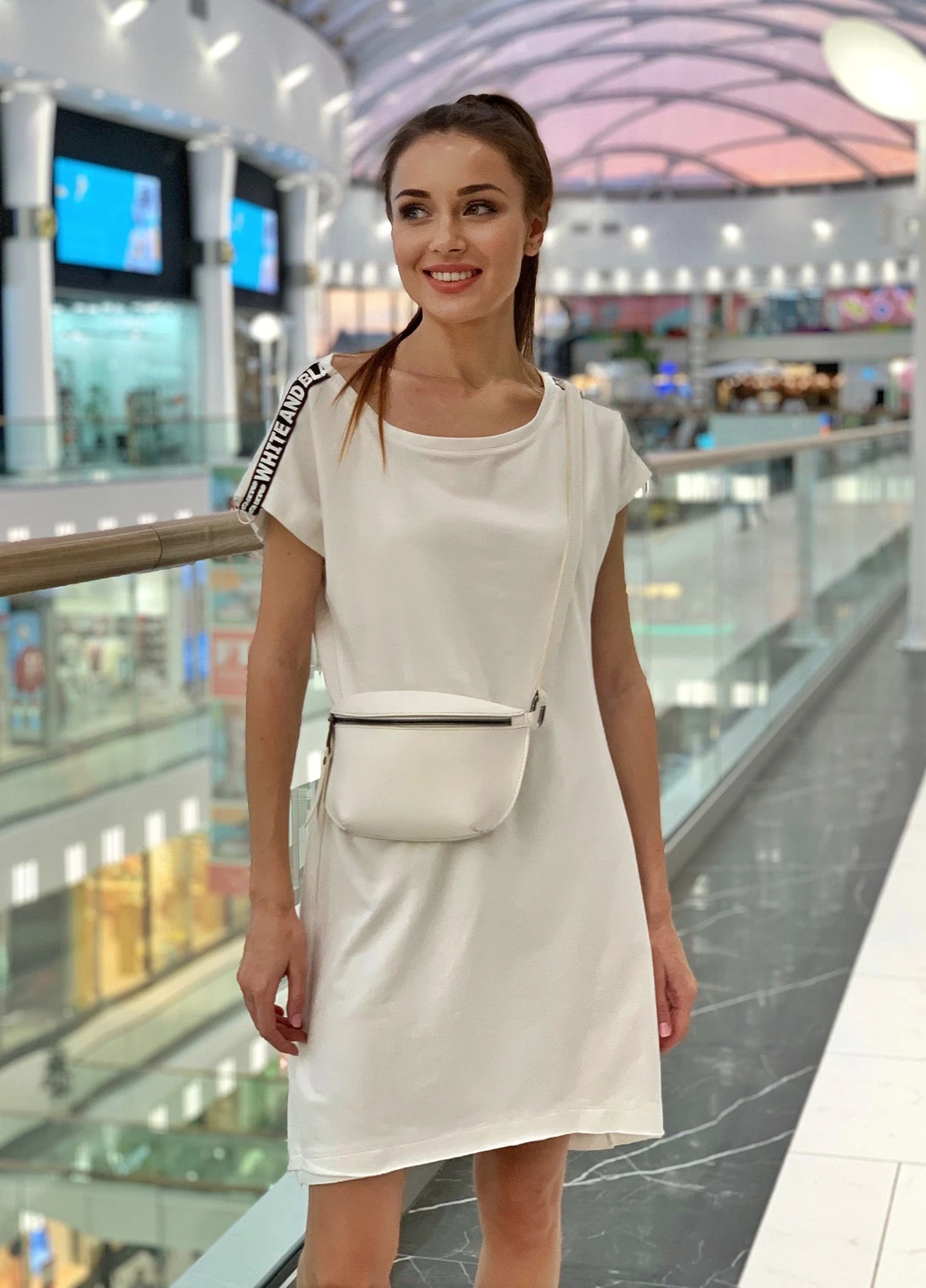 Молочна спортивна плаття-сукня "sporty" молочне сукня-футболка InRed однотонна