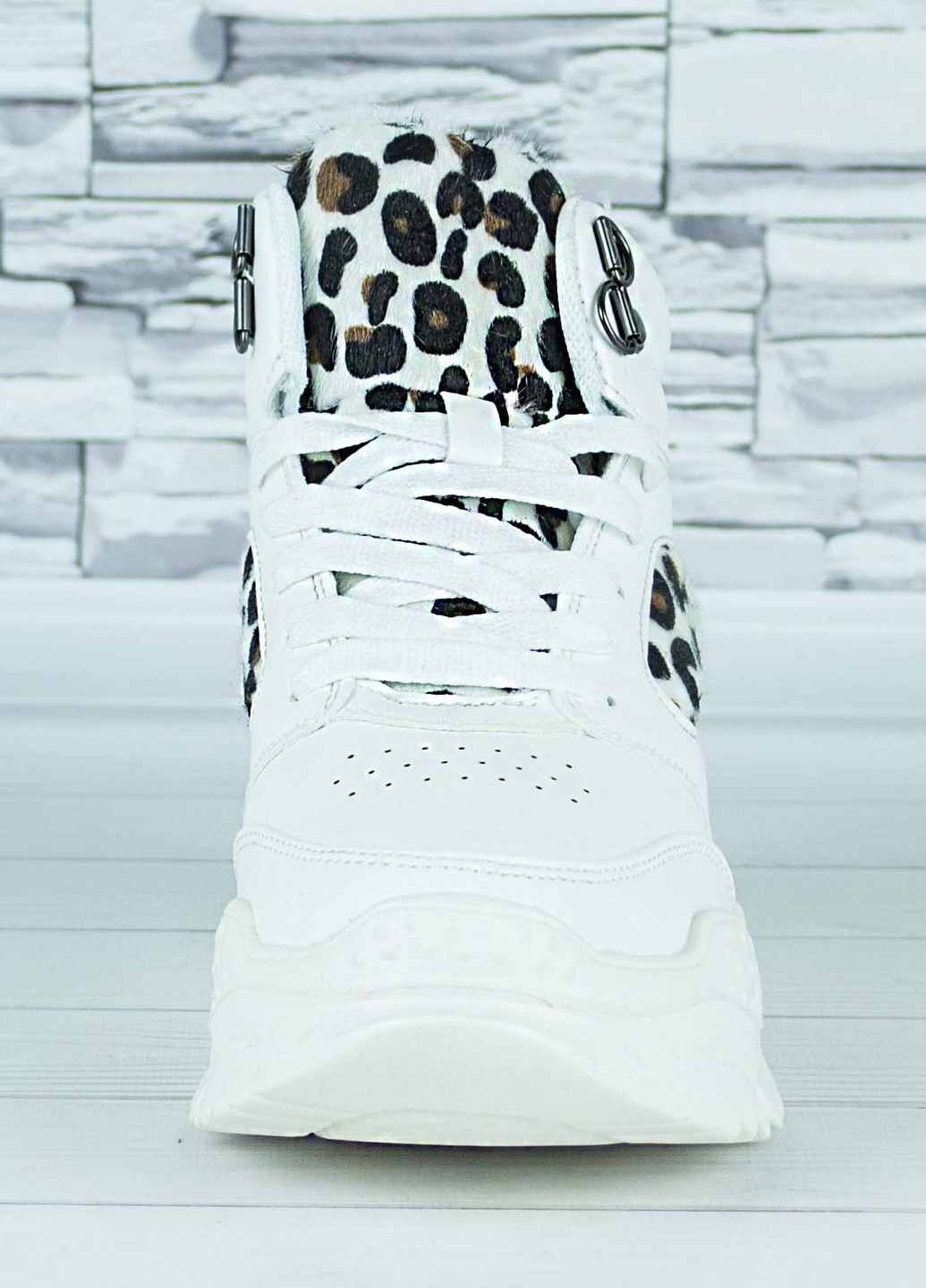 Белые демисезонные кроссовки женские белые эко кожа демисезонные принт леопард Veagia
