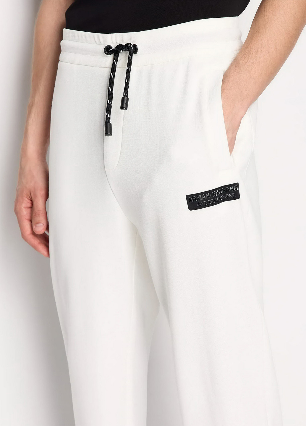 Белые спортивные демисезонные джоггеры брюки Armani Exchange