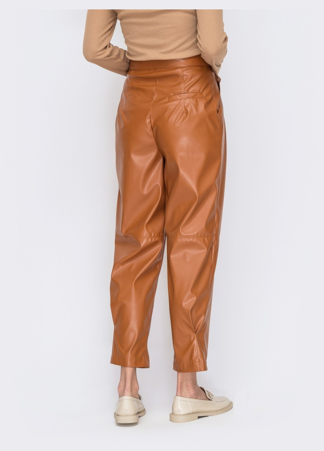 коричневые брюки из экокожи с защипами у пояса Dressa (223457781)