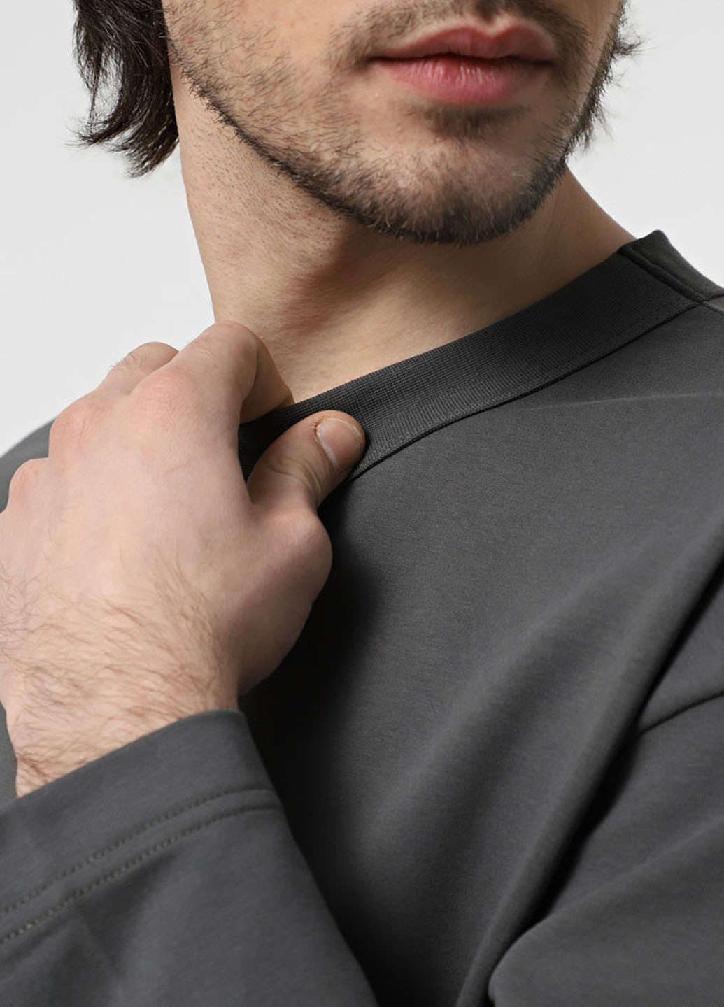 Темно-серый демисезонный кэжуал лонгслив Promin однотонный