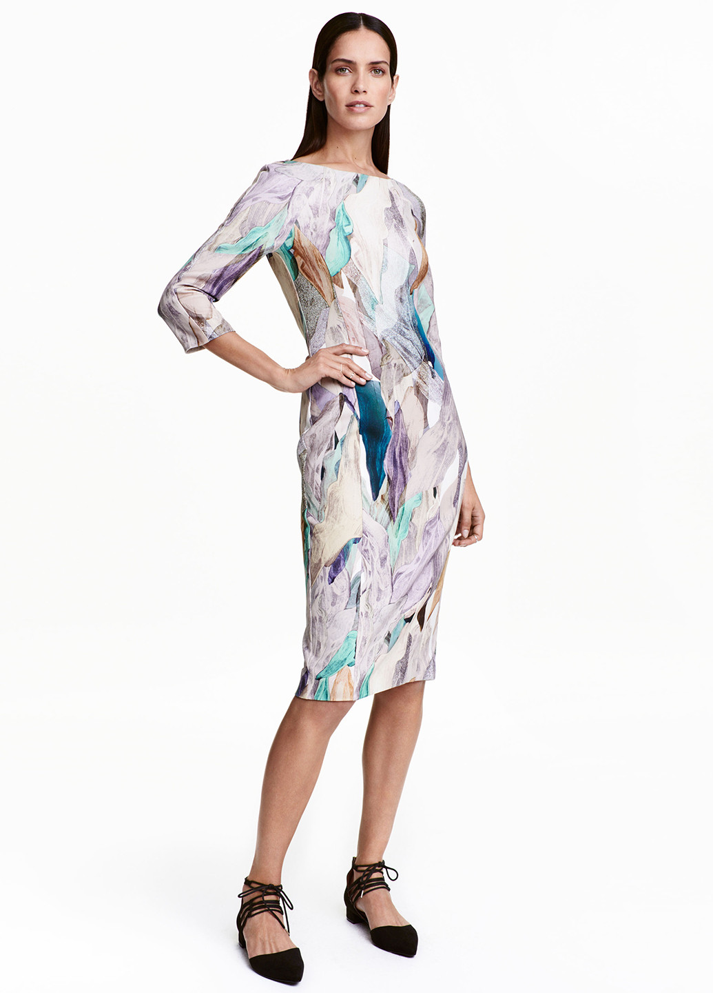 Молочное кэжуал платье футляр H&M с абстрактным узором