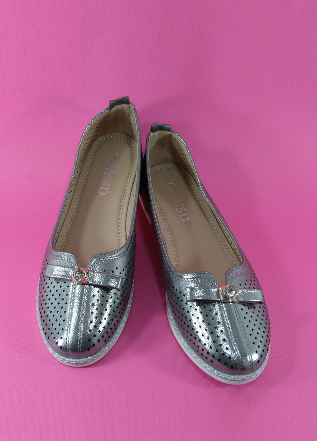 Жіночі балетки | темно-сірі однотонні бант, біла підошва, перфорація, стрази штучна шкіра (334140984)