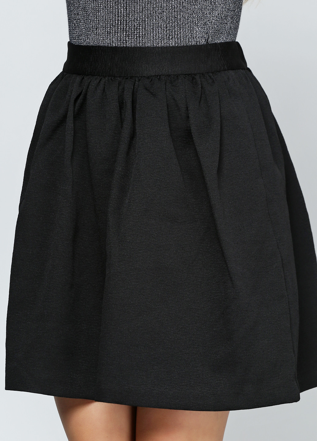 Черная кэжуал однотонная юбка Vero Moda клешированная