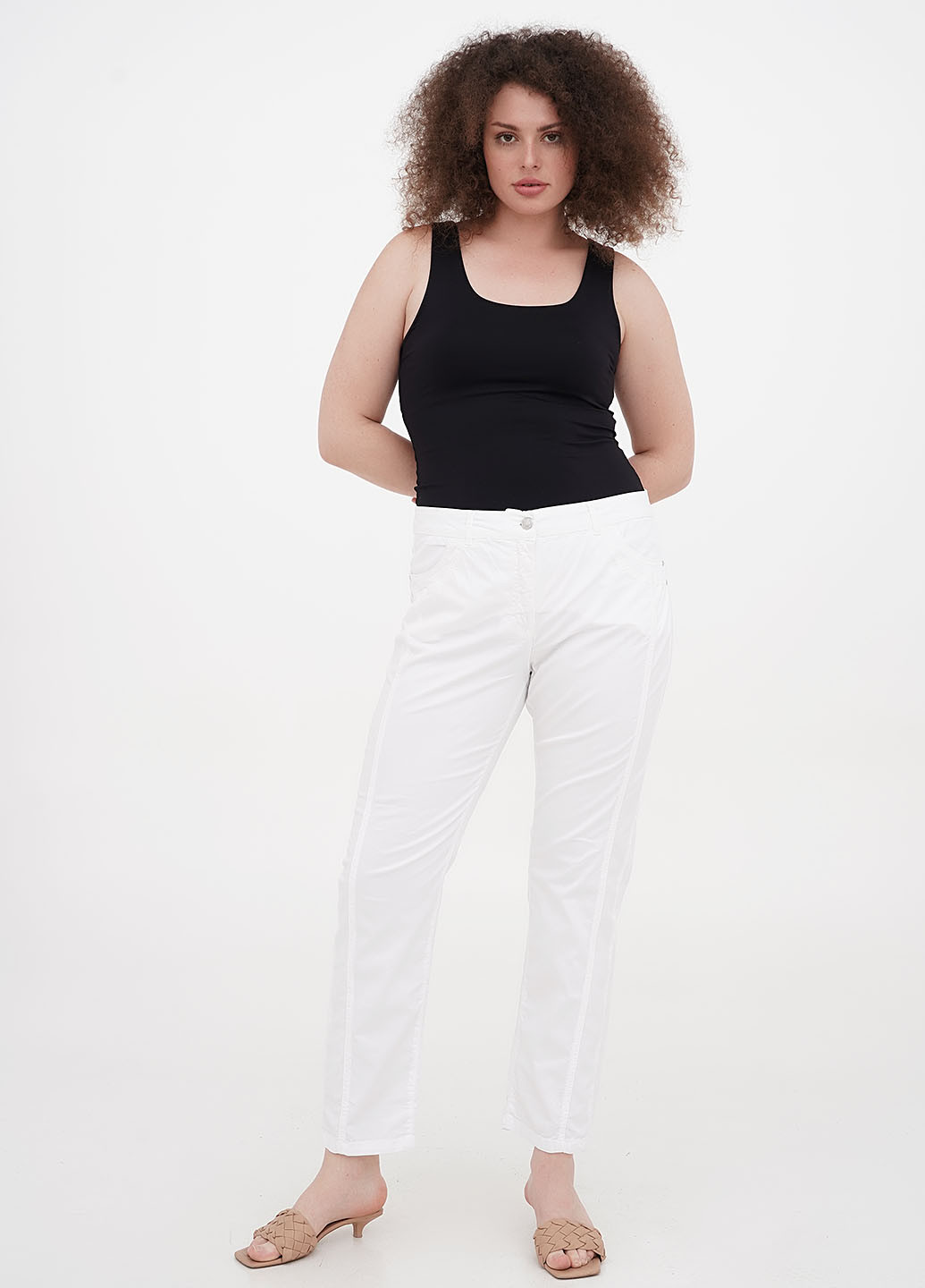 Белые кэжуал летние зауженные, укороченные брюки Collection L
