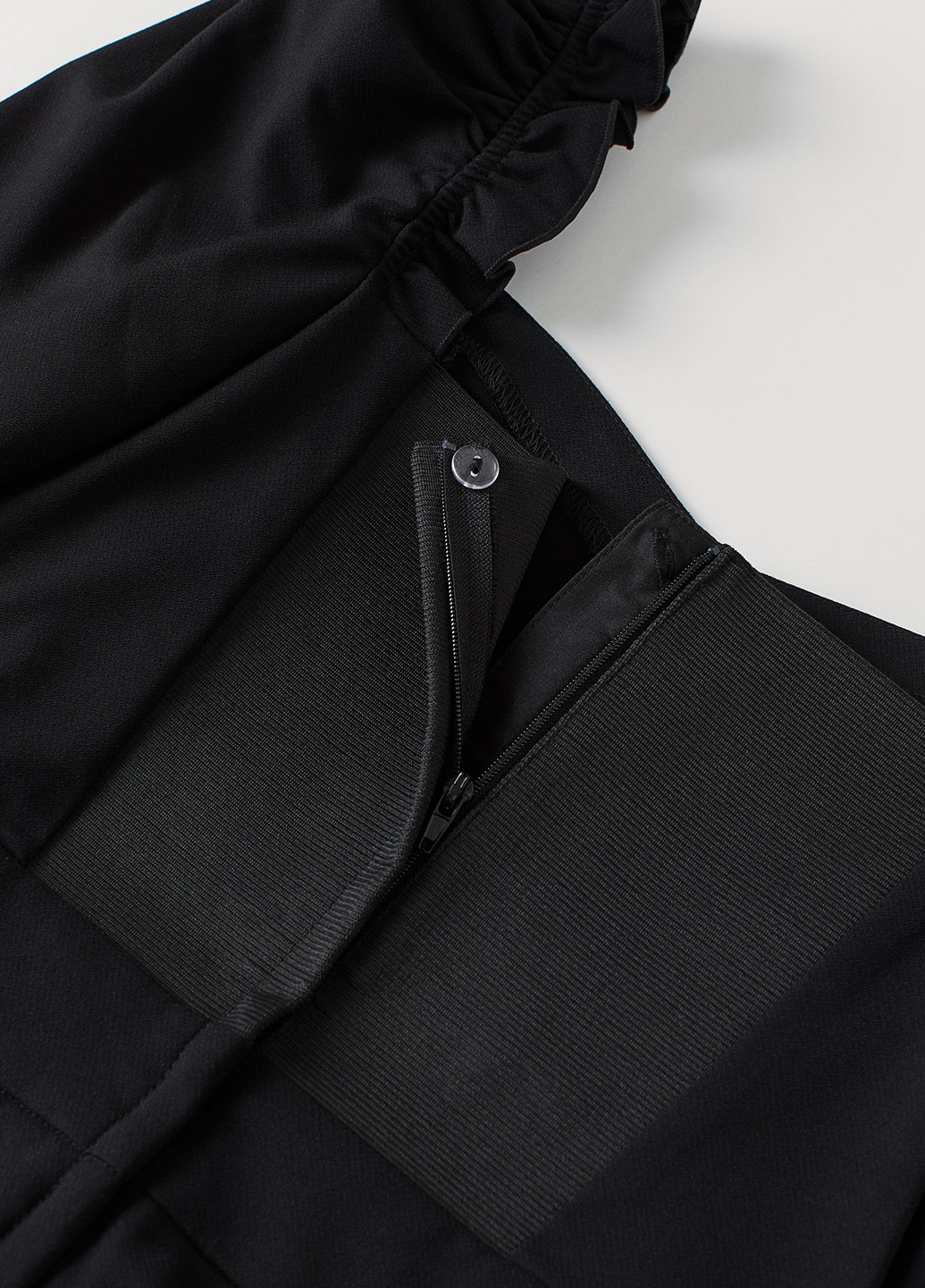 Комбинезон H&M комбинезон-брюки чёрный кэжуал полиэстер, вискоза