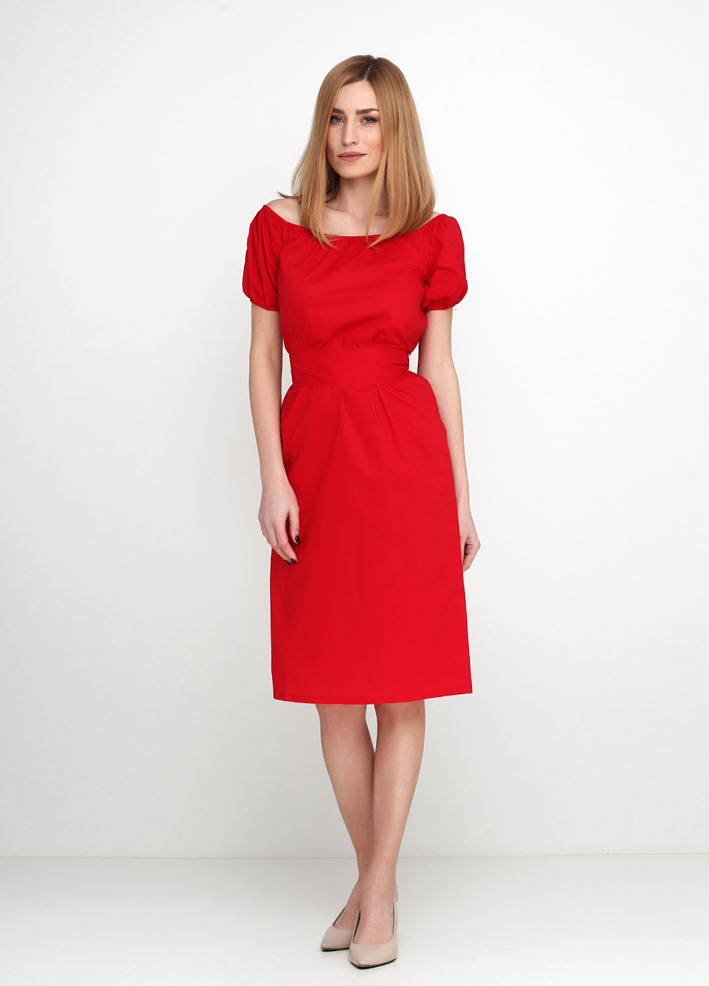 Красное кэжуал платье Oodji однотонное