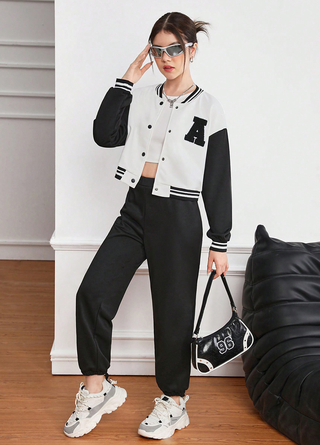 Чорно-білий демісезонний костюм (бомбер, штани) брючний SHEIN