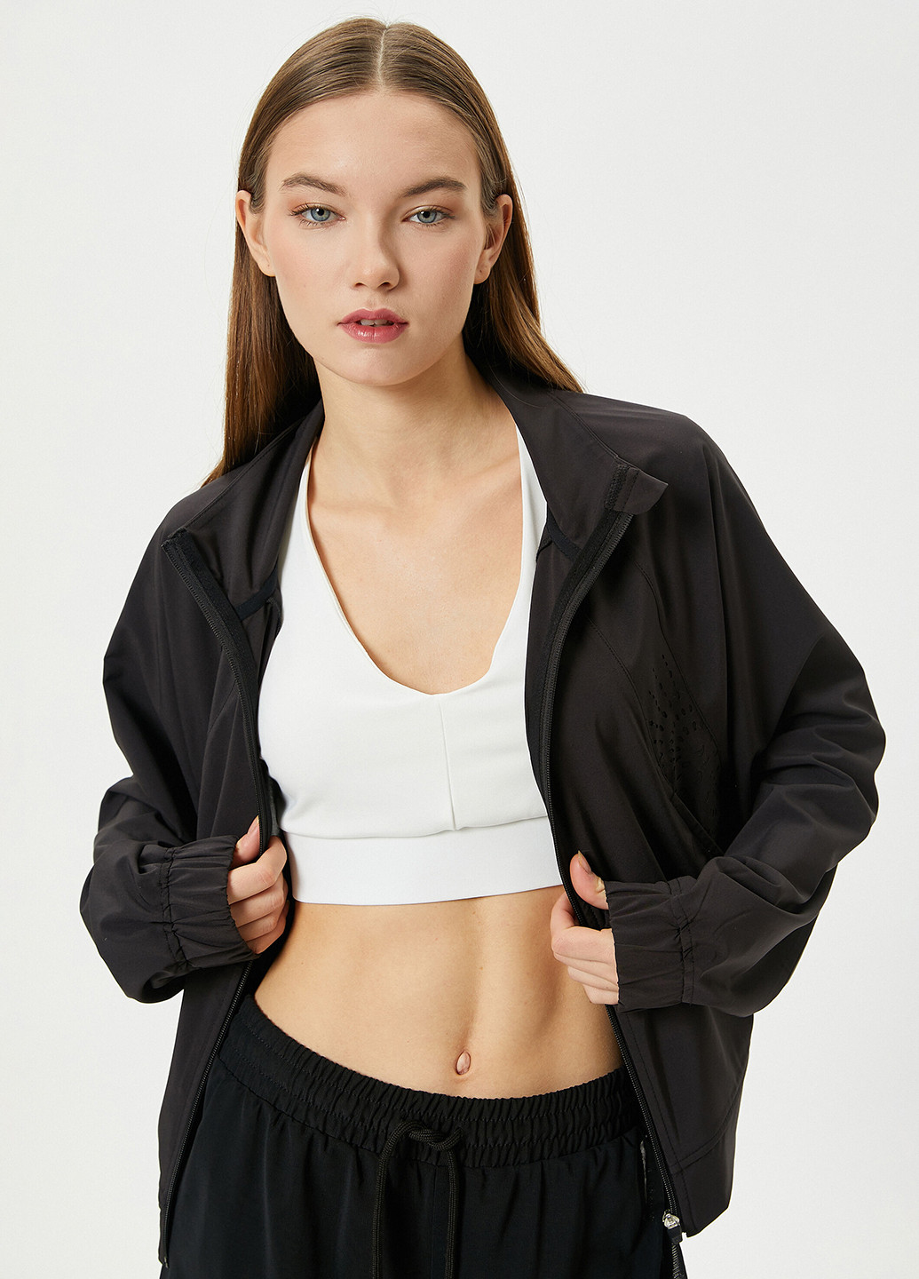 Чорна демісезонна куртка KOTON