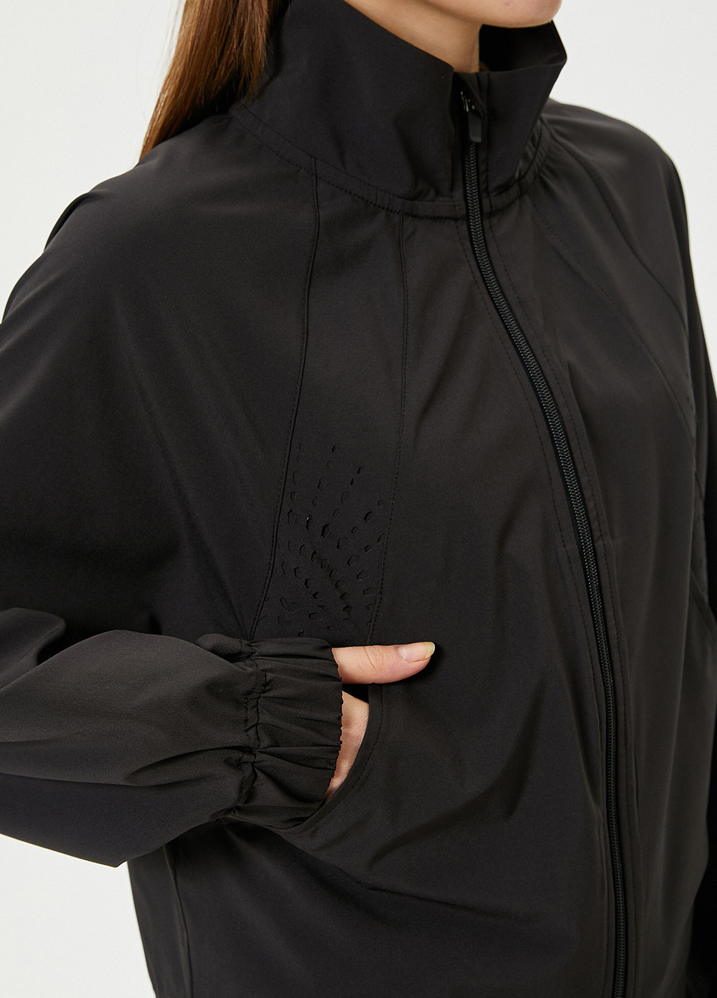 Чорна демісезонна куртка KOTON